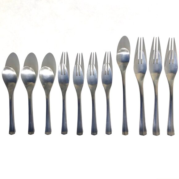 Supreme Cutlery Towle TWS61 Satin Stainless Japan Mid Century MCM Sleek Modern - Picture 1 of 8